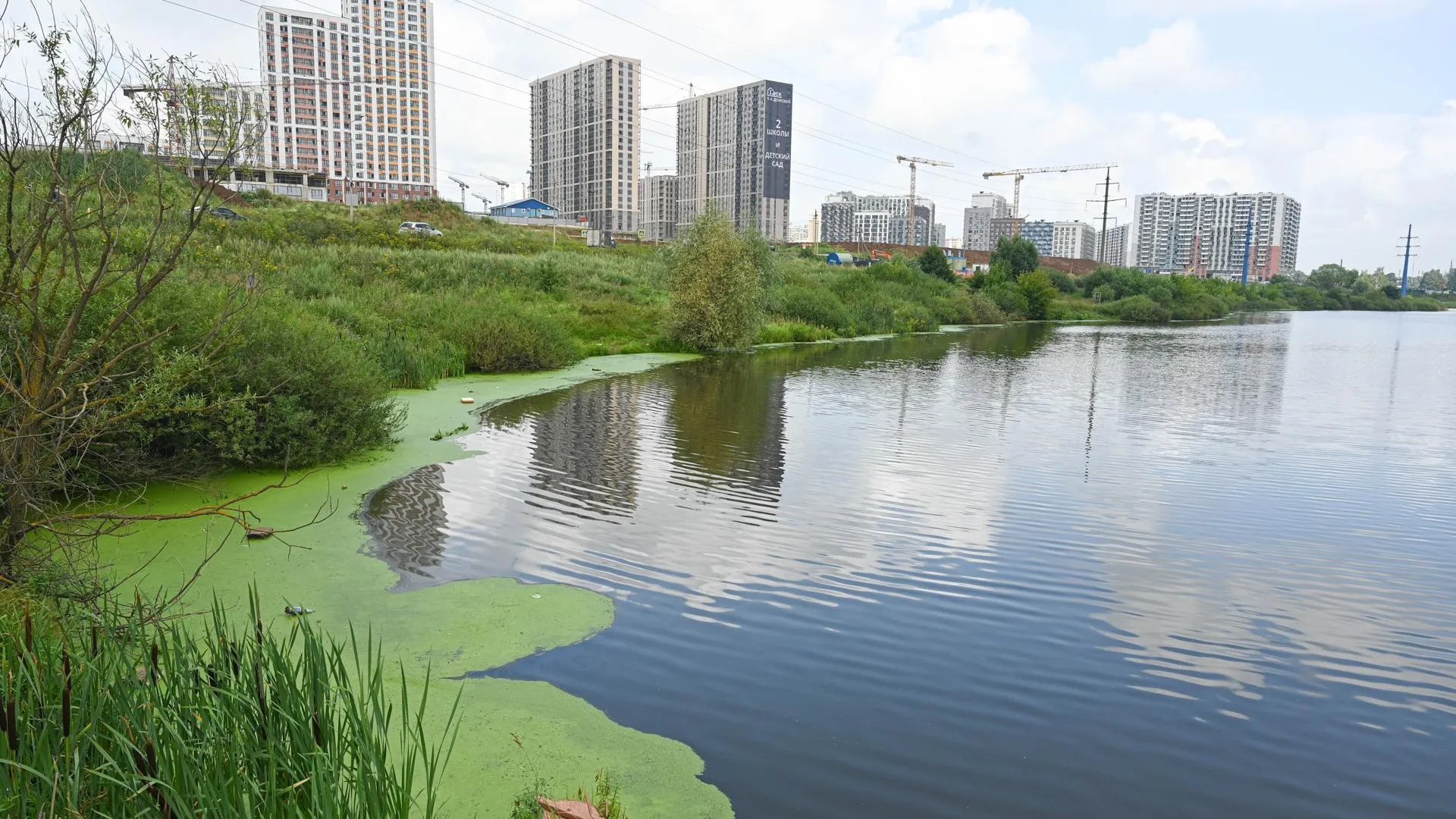 В Ленинском округе очистят еще три водоема в этом году