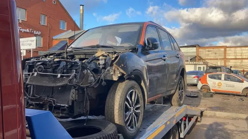 Восемь бесхозных автомобилей переместили на спецстоянку в Люберцах за неделю