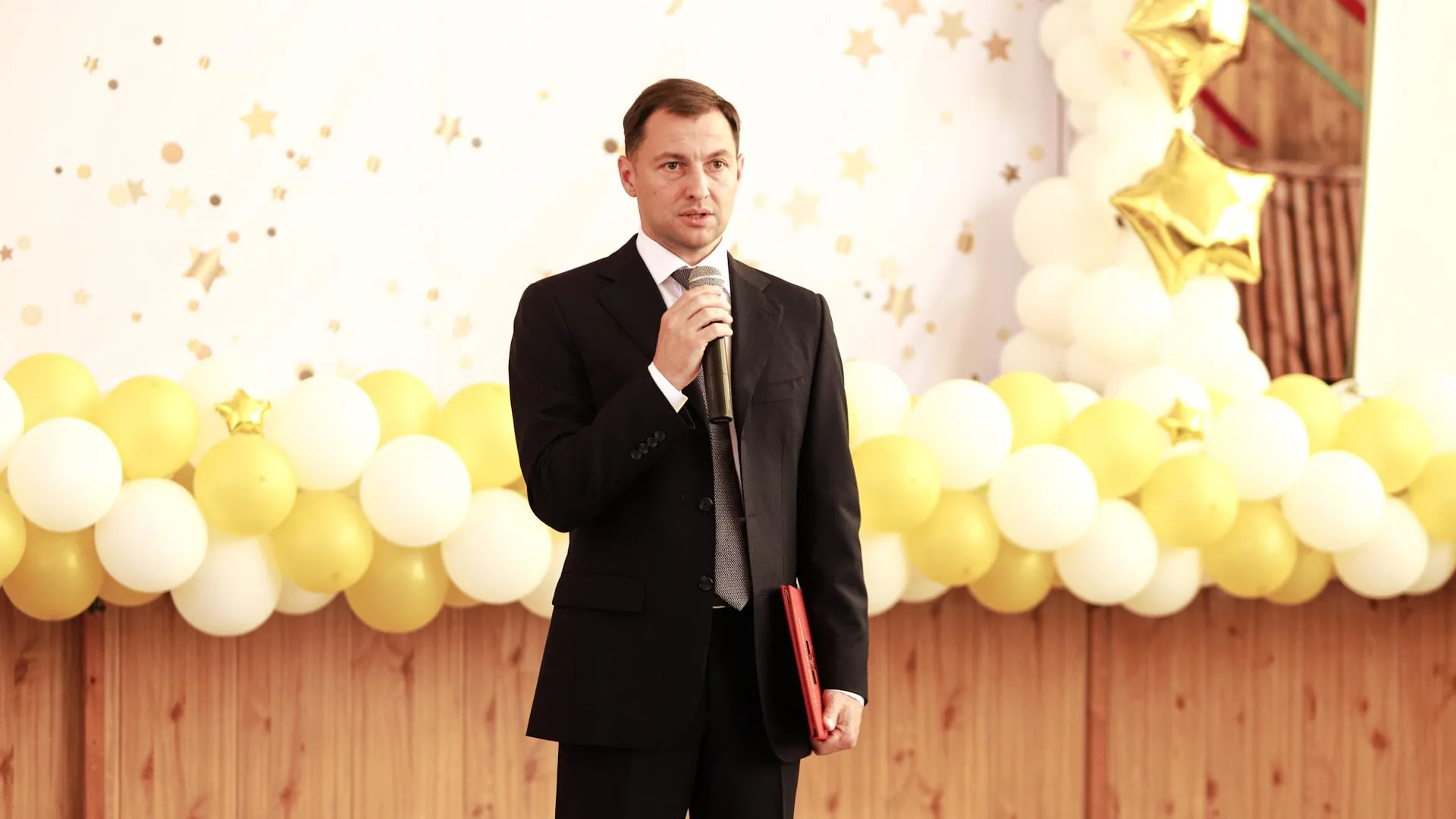 Глава Каширы поздравил выпускников школы №4