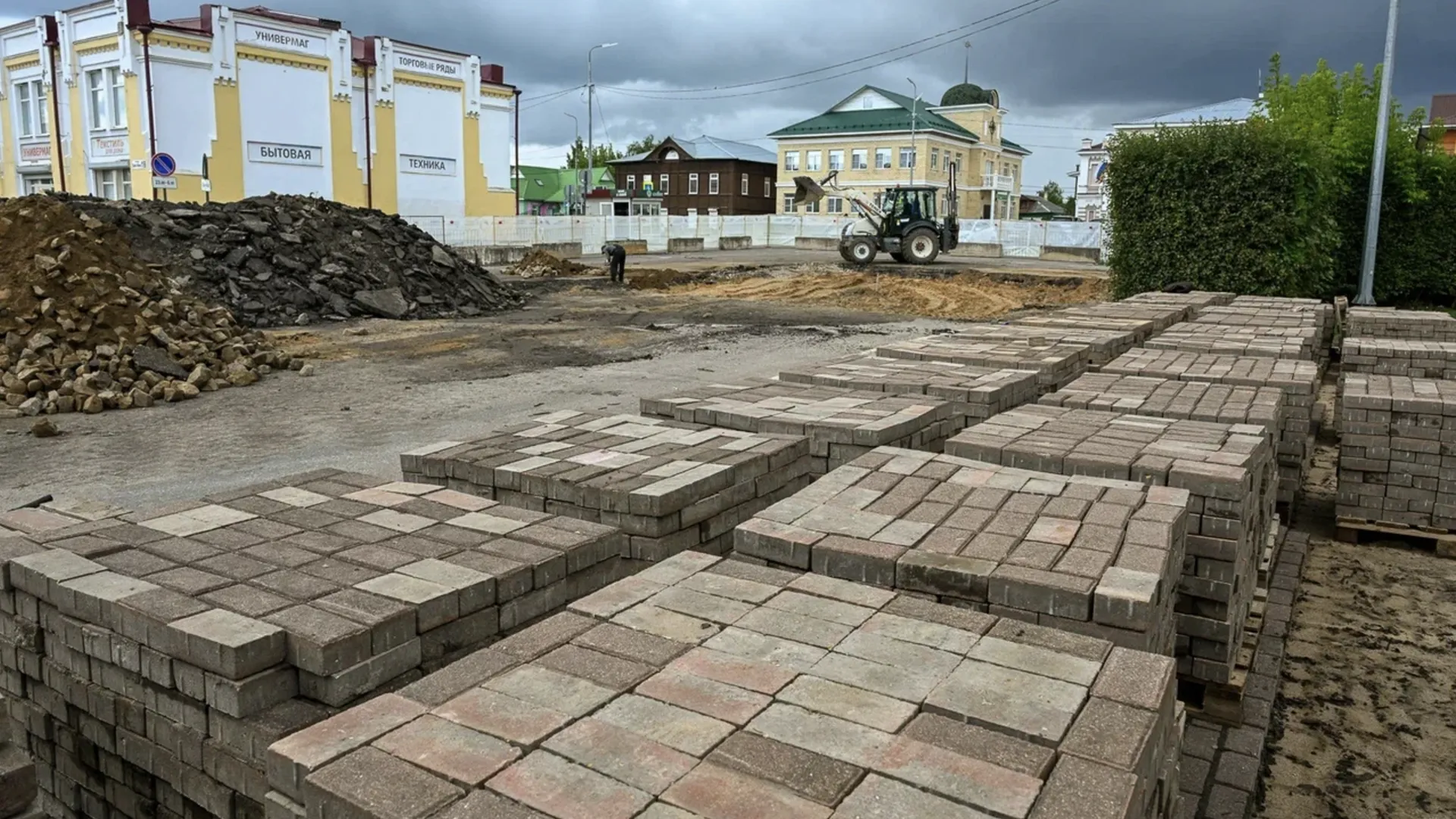В Талдоме благоустраивают площадь Карла Маркса в рамках народной программы ЕР