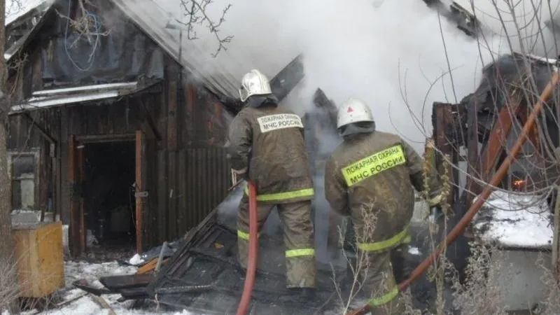 Пожар ликвидировали в нежилом здании в деревне Раменского округа