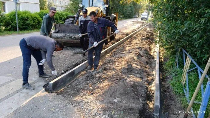 Тротуары начали ремонтировать в микрорайоне Львовский Подольска