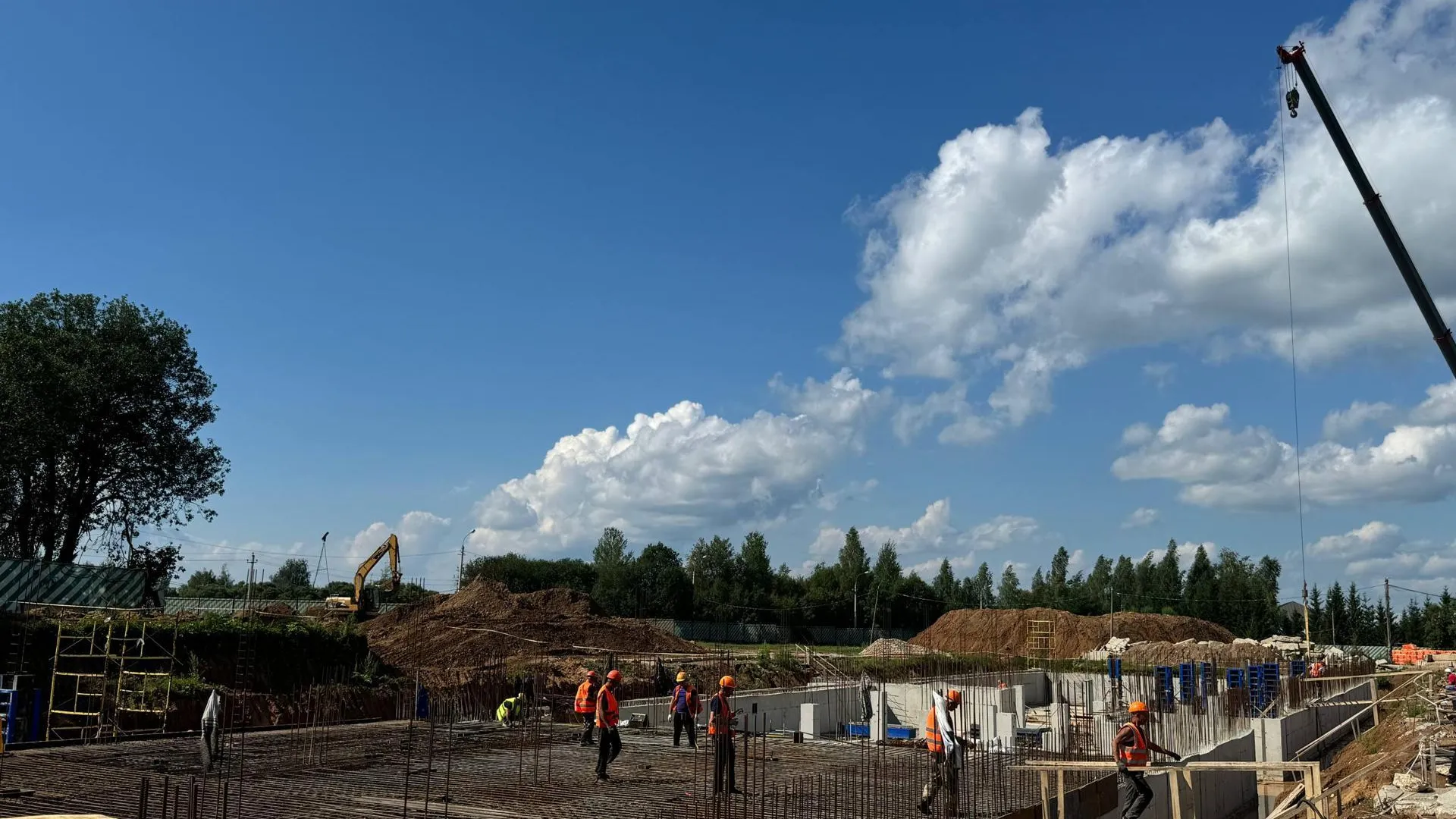 Более 10 новых спортивных объектов начали строить в Подмосковье в этом году