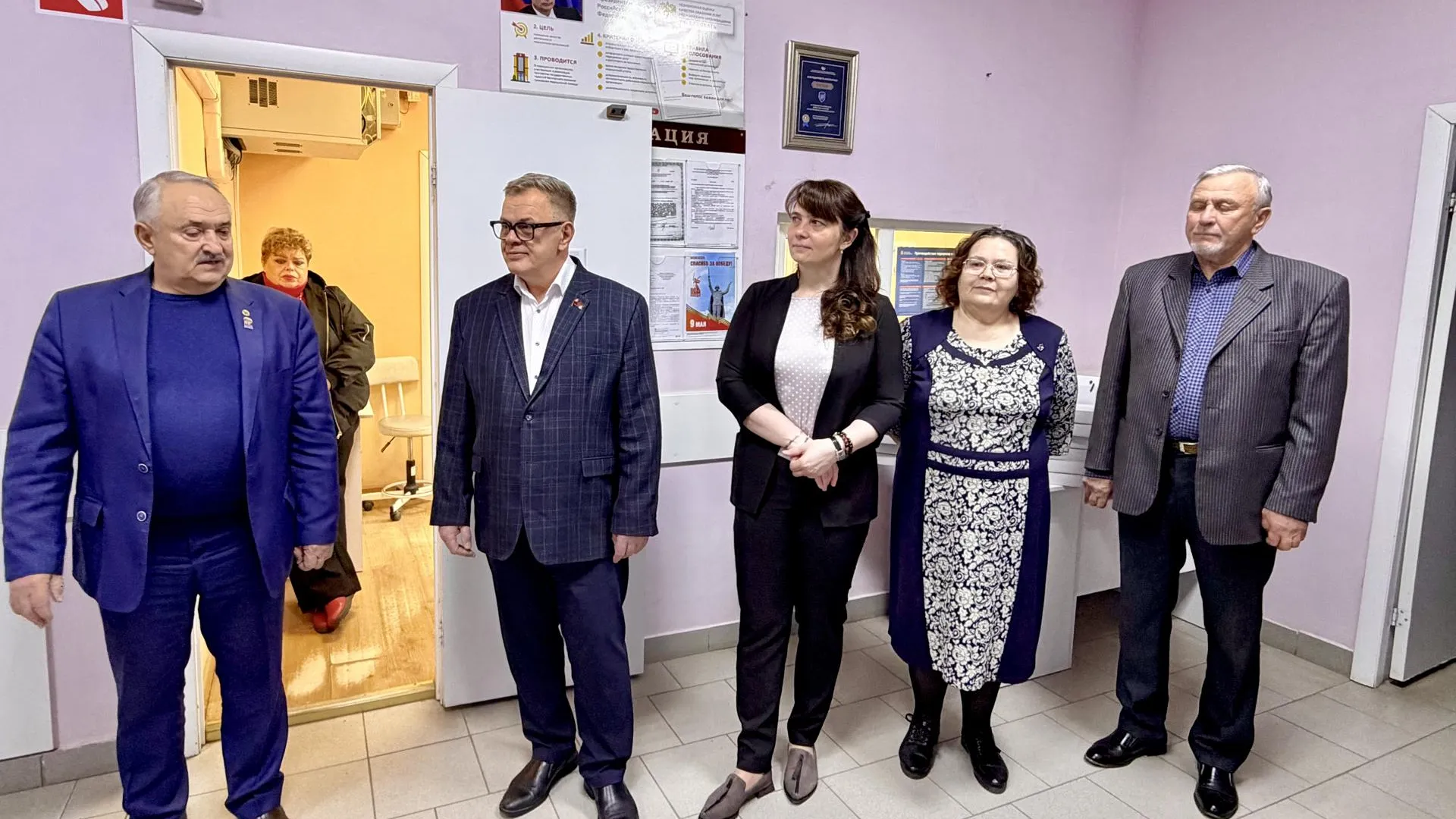 В Можайском округе с профессиональным праздником поздравили сотрудников скорой помощи