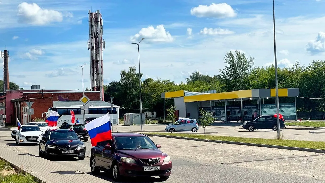 В Сергиевом Посаде прошел автопробег в поддержку участников СВО