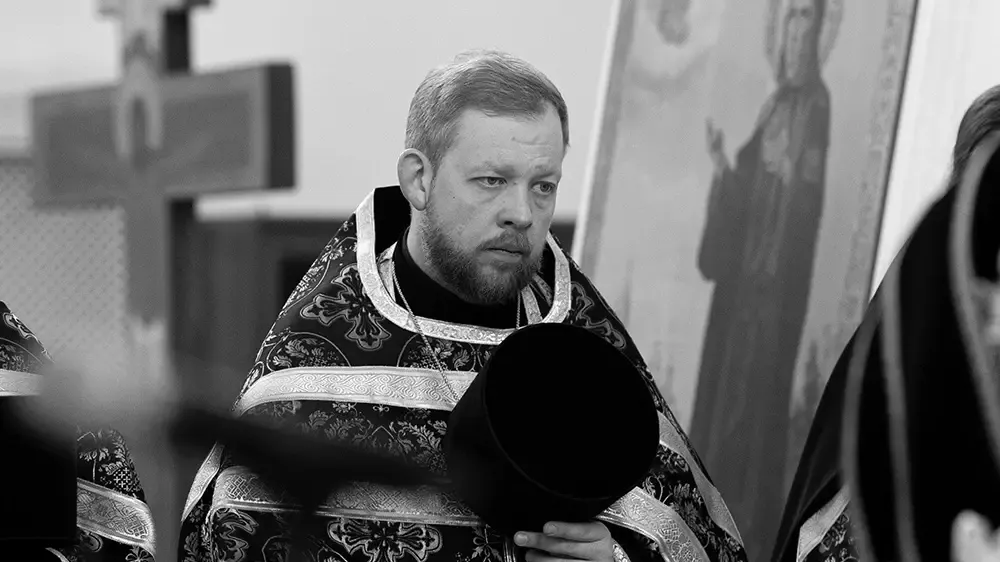 Священник сгорел в монастырском деревянном доме в Твери