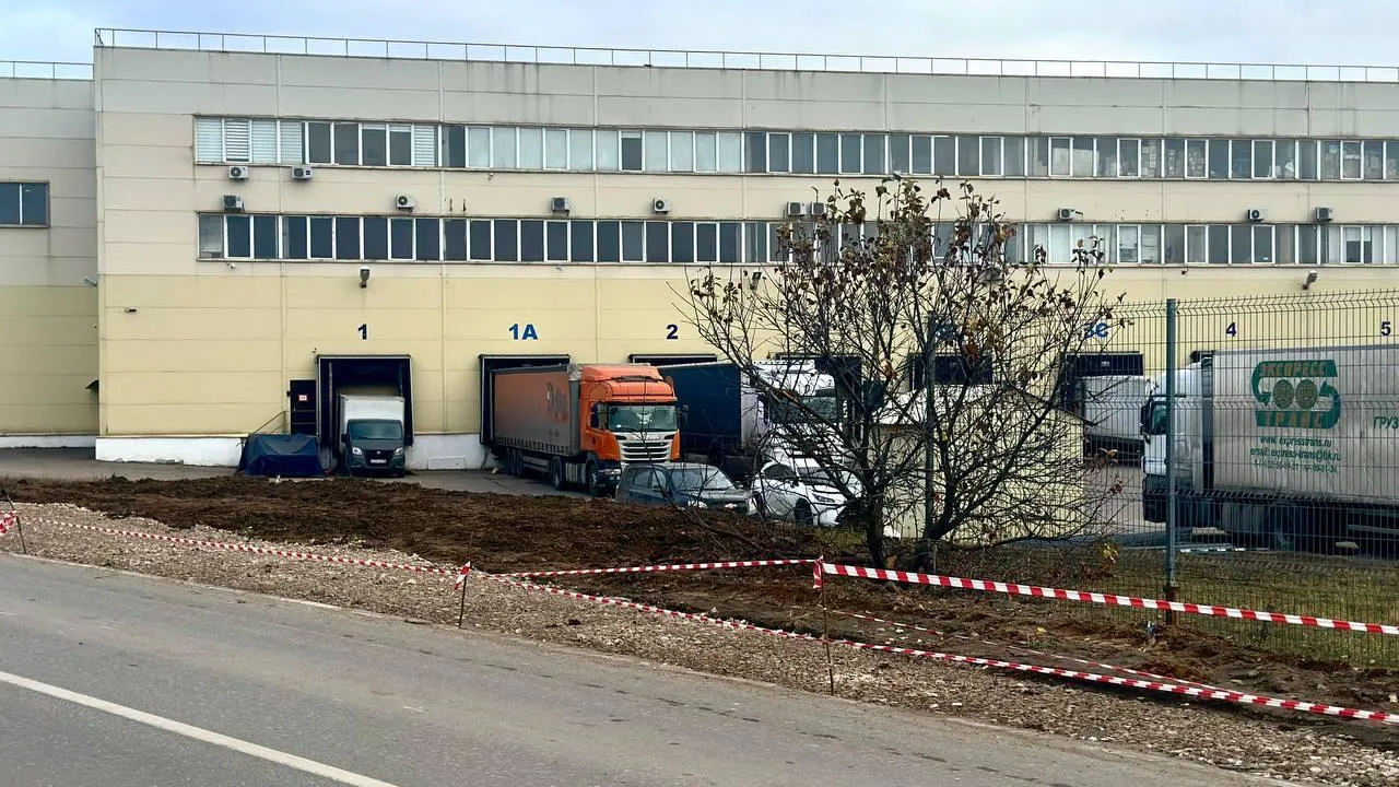 В округе Домодедово установили новую остановку и барьеры от большегрузов