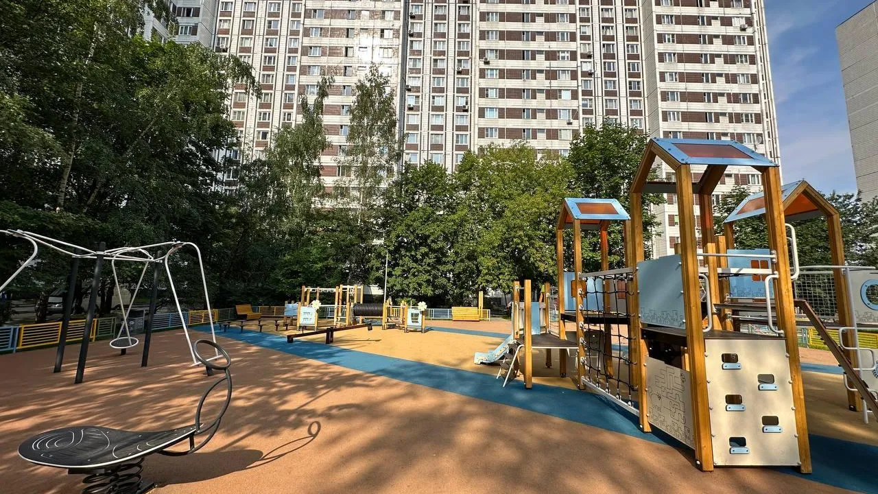 В Реутове открыли новую губернаторскую детскую площадку