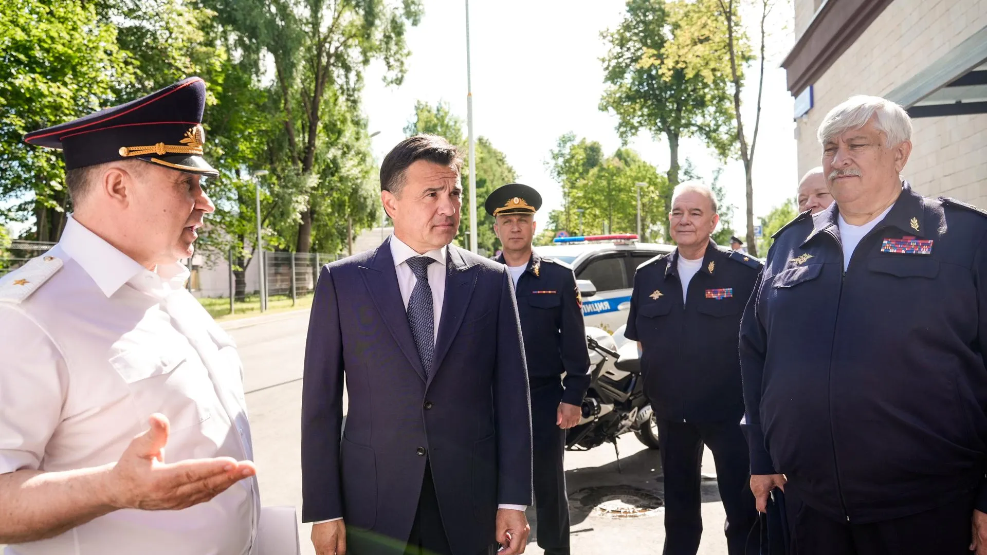Андрей Воробьев поздравил сотрудников ГИБДД с профессиональным праздником