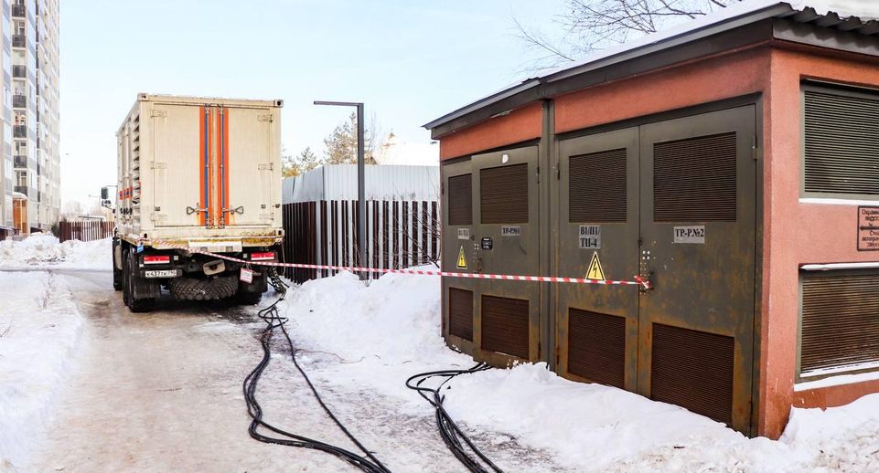 В деревне Бородино продолжаются работы по восстановлению электроснабжения