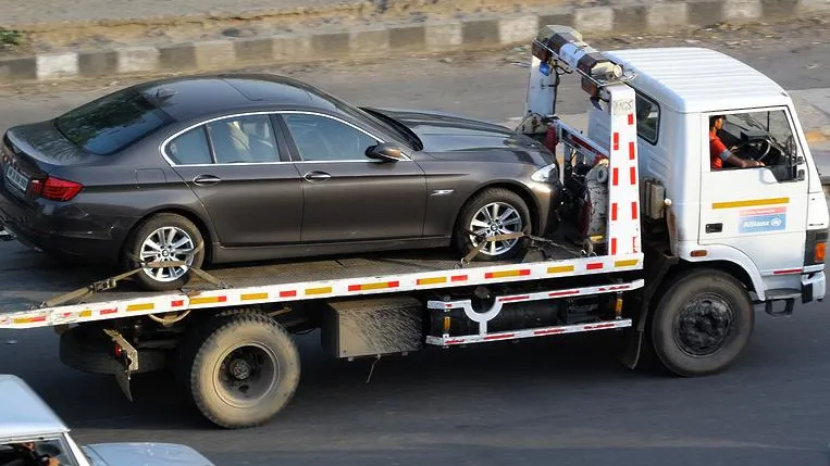 Около 8 тыс неправильно припаркованных автомобилей эвакуировали из ЖК Подмосковья