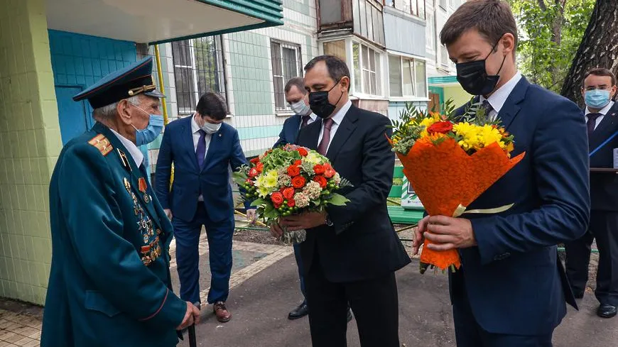 Председатель Мособлдумы и глава Балашихи поздравили ветерана ВОВ с 99‑летием