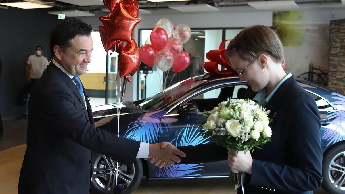 Победительнице Европейской олимпиады из Подмосковья подарили Mercedes