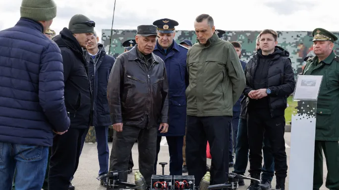Шойгу заявил о создании научно-производственного центра дронов и робокомплексов