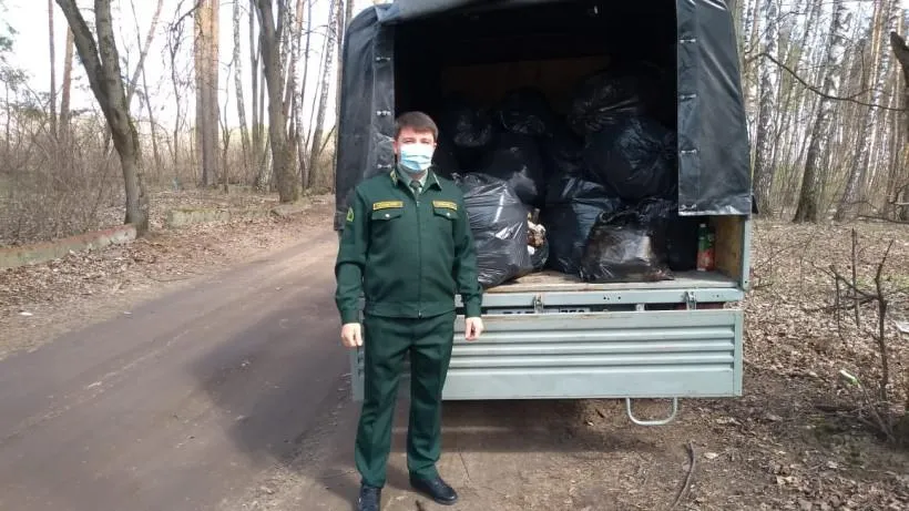 Около 3 кубометров мусора собрали в пикниковой зоне у Тарелочкина пруда в Балашихе