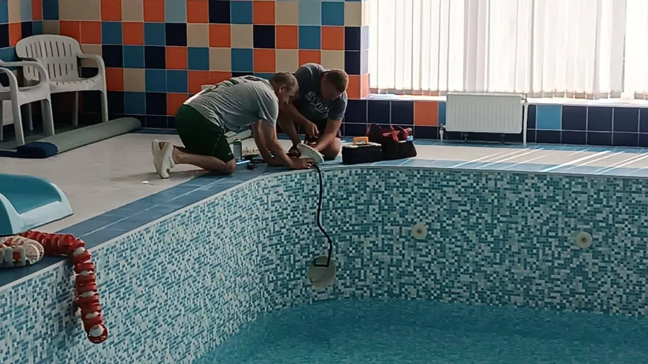 В спортивном комплексе Ермолинский в Истре идет уборка и техобслуживание