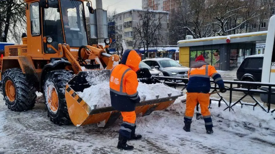Порядка 85 км дорог очистили от снега в Подольске за ночь