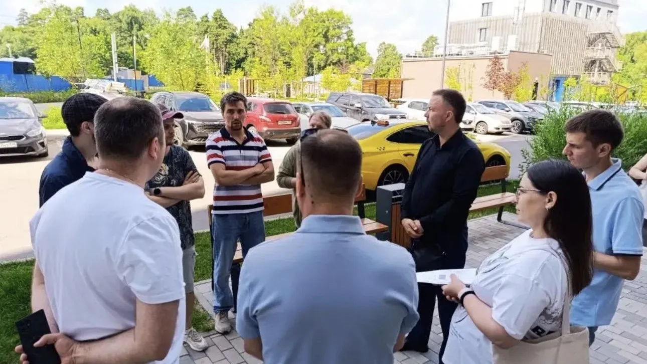 Денис Беляев обсудил благоустройство Старбеево в Химках