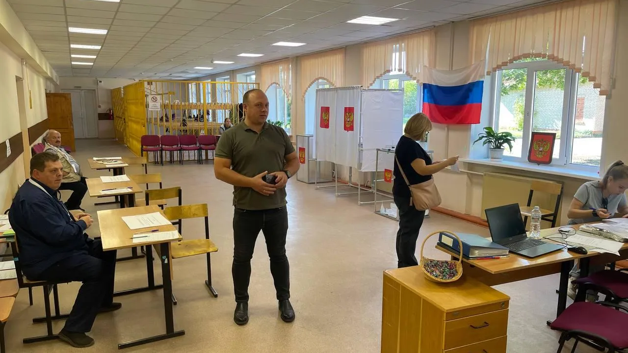 Депутат Мособлдумы проверил работу участков в Единый день выборов в Сергиевом Посаде