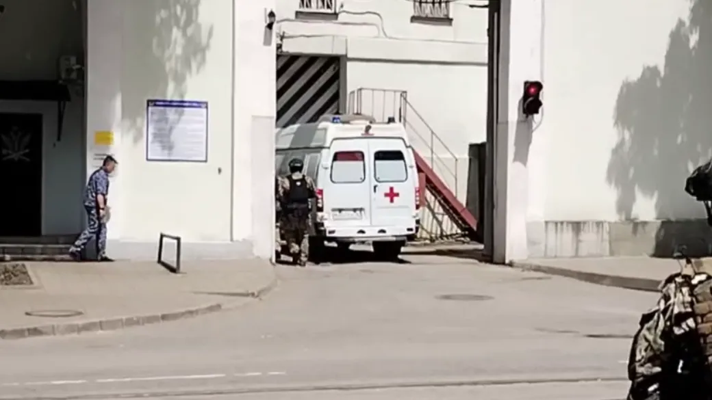 Выжившим при штурме СИЗО Ростова захватчиком оказался обвиняемый в экстремизме