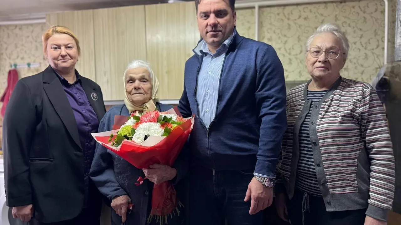 Глава Можайского округа поздравил участниц Великой Отечественной войны