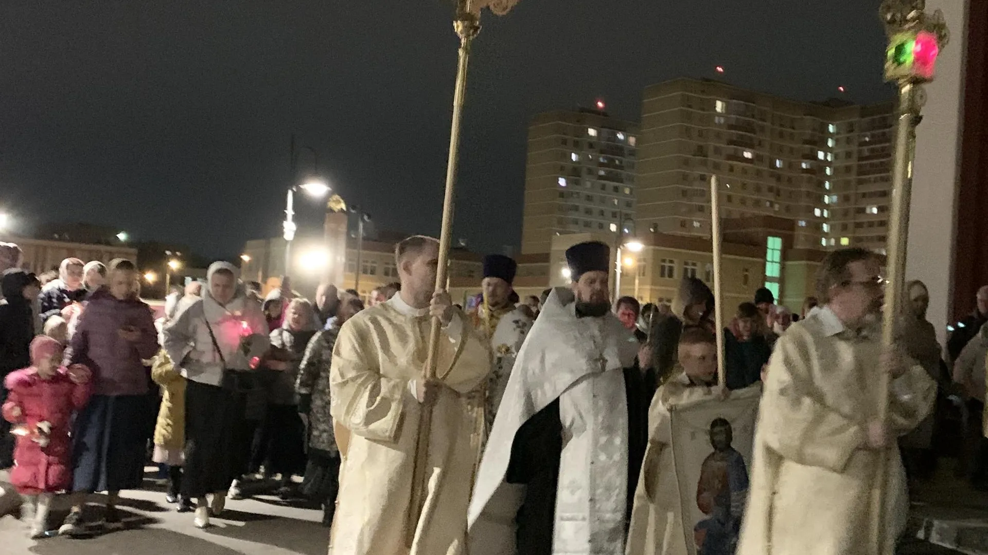Верующие совершили крестный ход вокруг главного храма Росгвардии в Балашихе