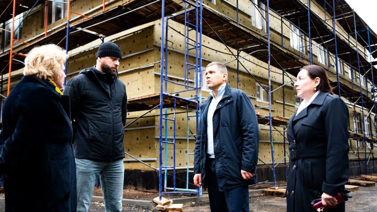 Илья Поночевный проверил ход капремонта Дмитровского техникума