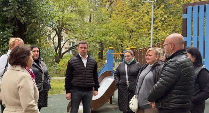 Замглавы Балашихи проверил содержание территории мкр Железнодорожный в Балашихе