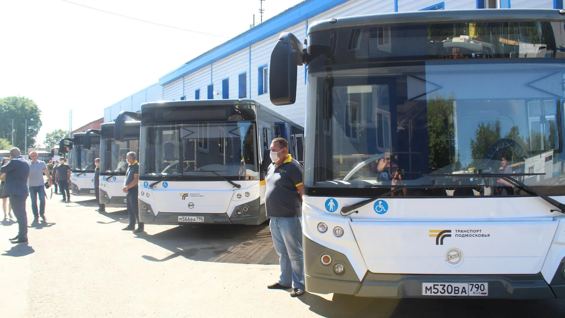 Автобусы Люберец отвезут почти 40 детей в оздоровительные лагеря в среду