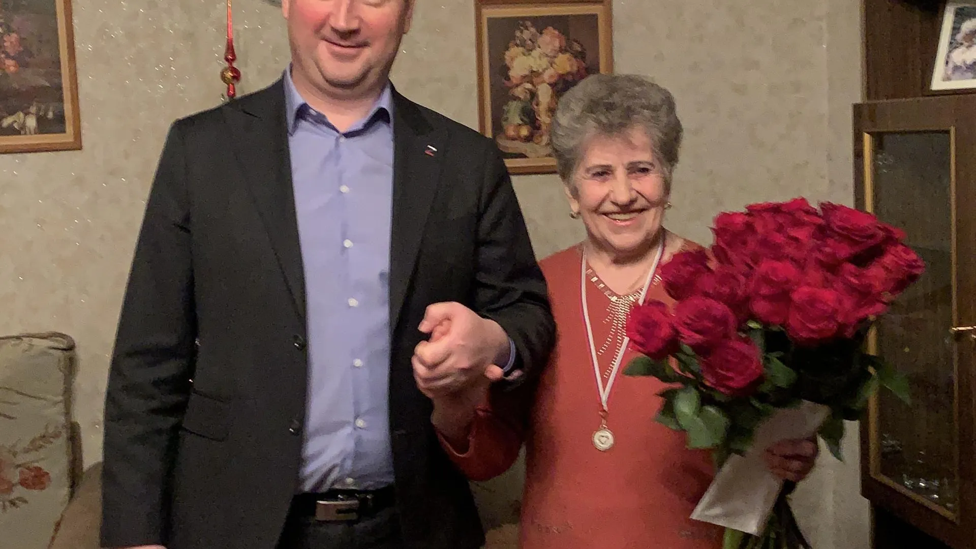 В Ступине поздравили с юбилеем 85‑летнего ветерана труда Лидию Чекину