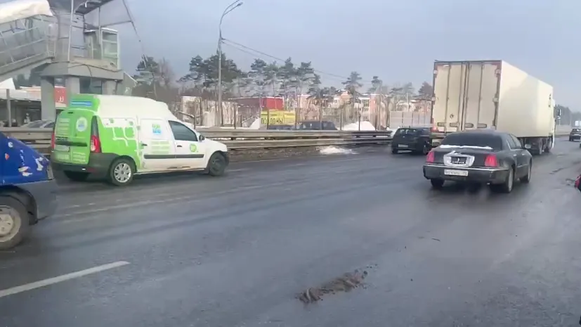 Движение на трассе М‑7 в Подмосковье восстановили после обрушения надземного перехода
