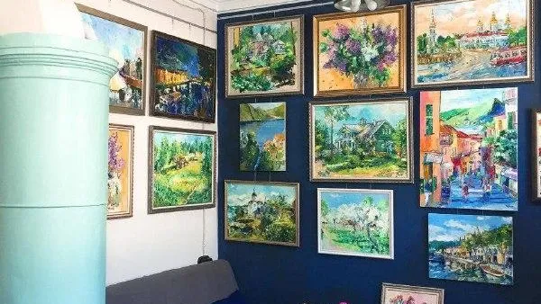 Художницу-инвалида выселяют из мастерской в Петербурге