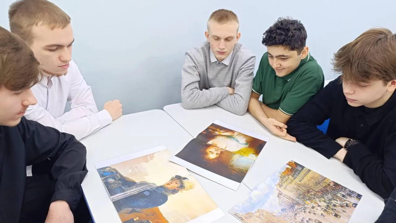 Более 11,3 тыс студентов и педагогов Подмосковья приняли участие в Дне художника