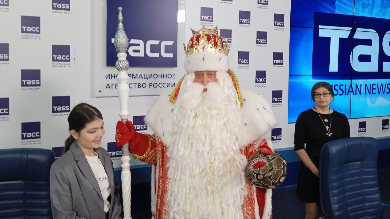 Россияне просят Деда Мороза заказывать им подарки на маркетплейсах