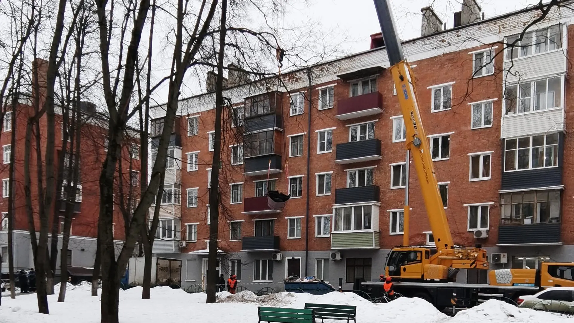 Новая кровля появится в доме на улице Советской в Балашихе