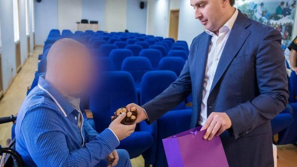 Глава Реутова навестил раненого бойца СВО в госпитале
