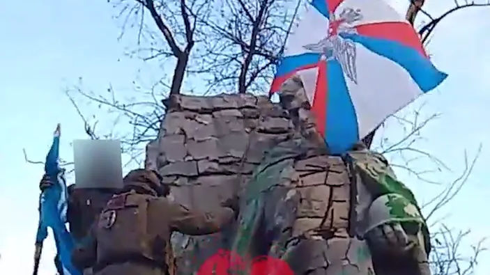 Mash: российские военные водрузили флаги в центре Авдеевки