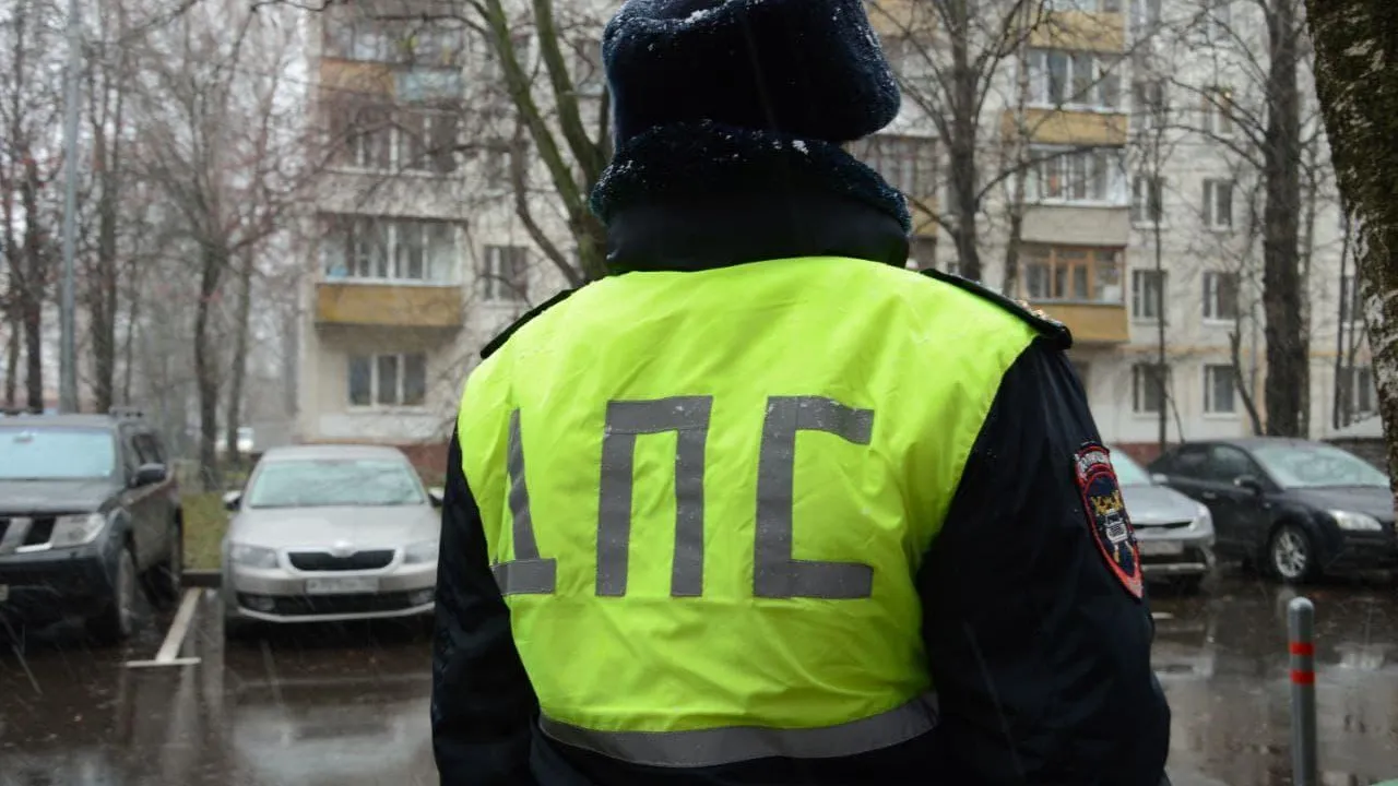 Водителям Щелкова напомнили о необходимости соблюдения ПДД при приближении к переходу