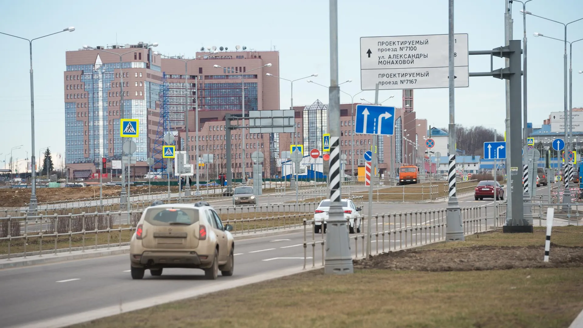 Водителям Московского региона посоветовали повременить с «переобувкой» авто