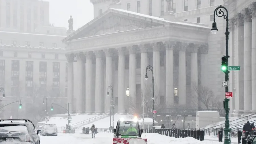 Москва натерпелась — время Нью-Йорка: снег парализовал 7 американских штатов