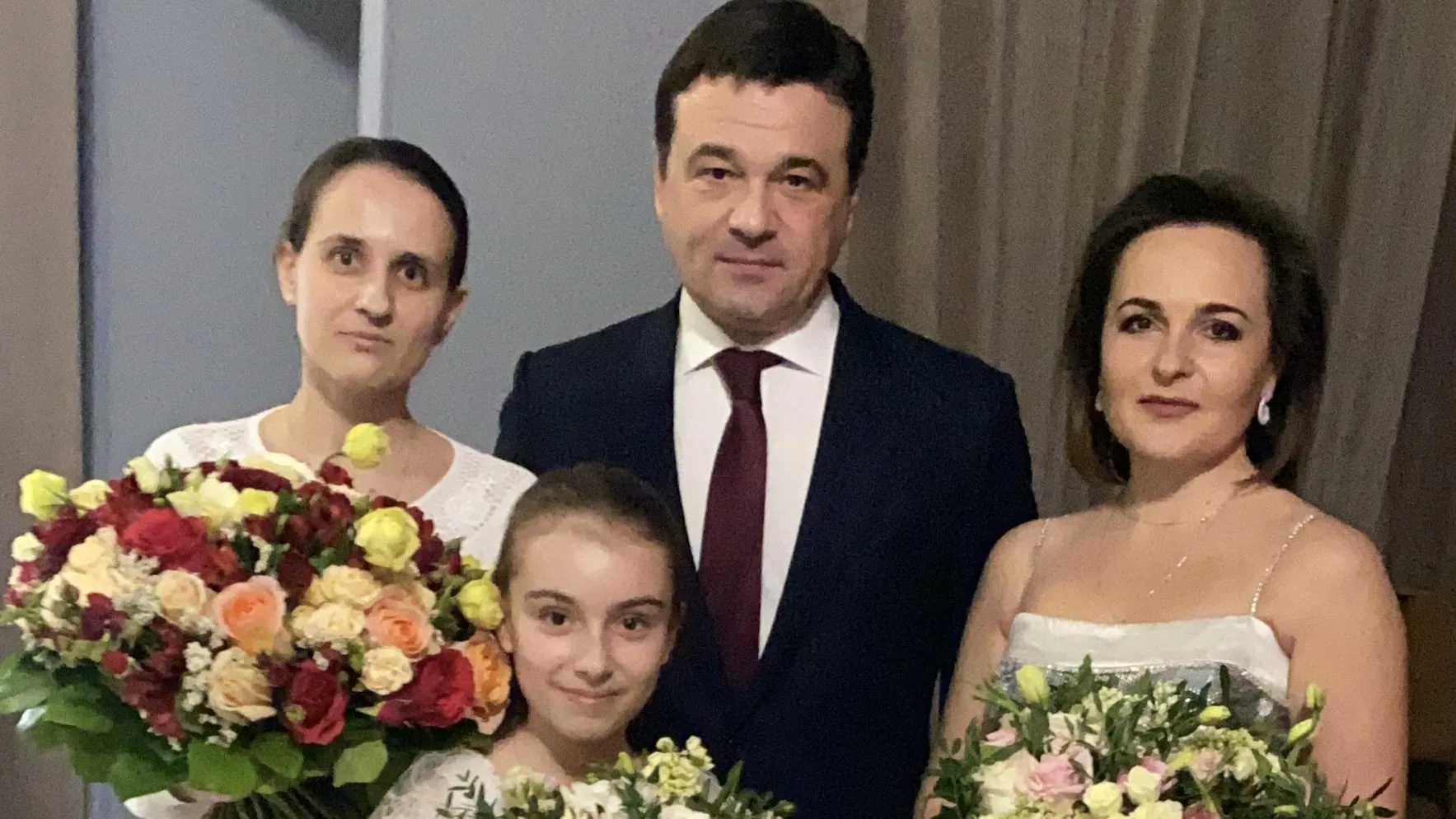 Воробьев пожелал юной скрипачке из Чехова успешного выступления на фестивале в Швейцарии