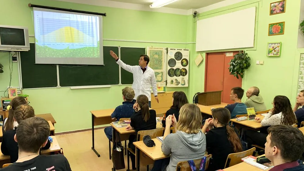 Образовательная программа о современном производстве овощей стартовала в Подмосковье