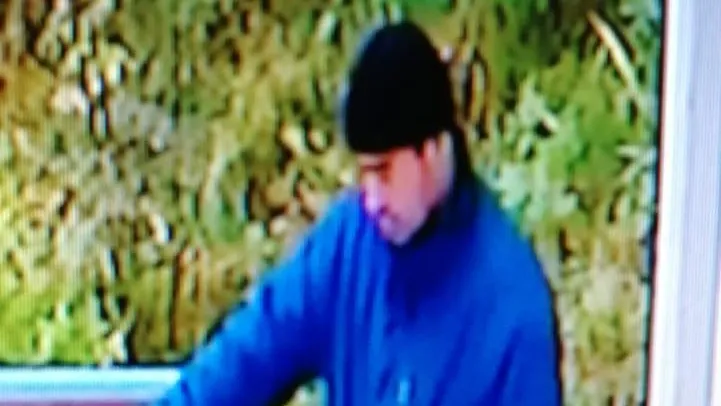 В Подольске неизвестный украл детскую коляску и попал на видео