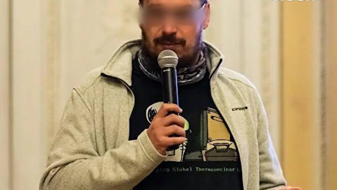 Mash: специалиста по нейросетям Эрмитажа задержали за посты в поддержку ВСУ