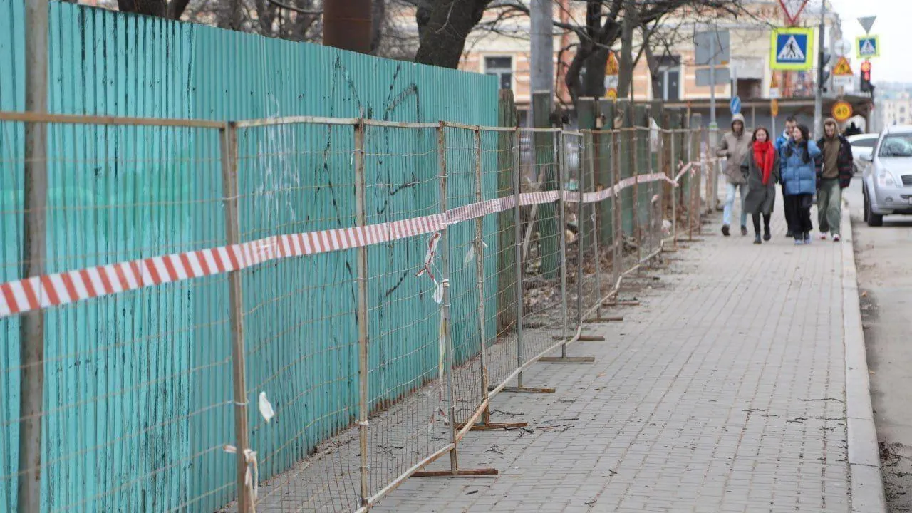 В Петербурге отремонтируют ограду вокруг больницы в Центральном районе