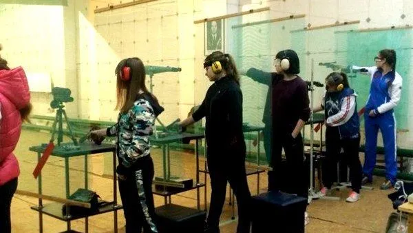 Более 150 школьников Дзержинского прошли тестирование ГТО по стрельбе