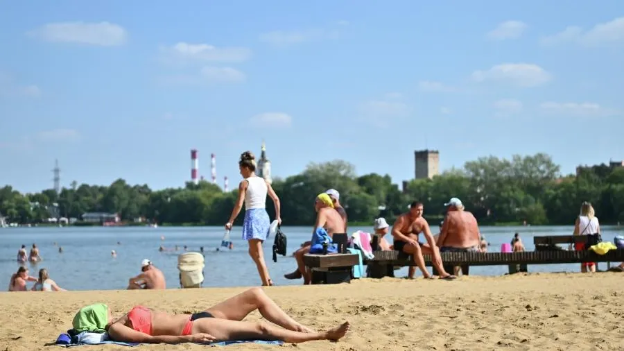 Пляжи Москвы 2025: водоемы, где можно купаться, а где – только загорать