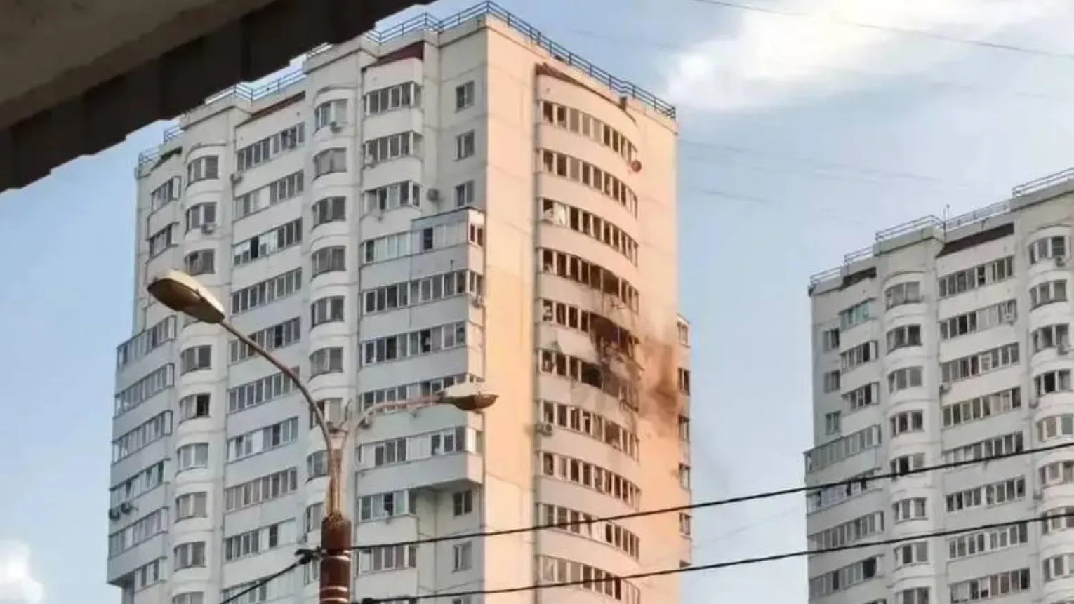 Повреждения и пожары: Воробьев рассказал об атаке БПЛА на Московскую область