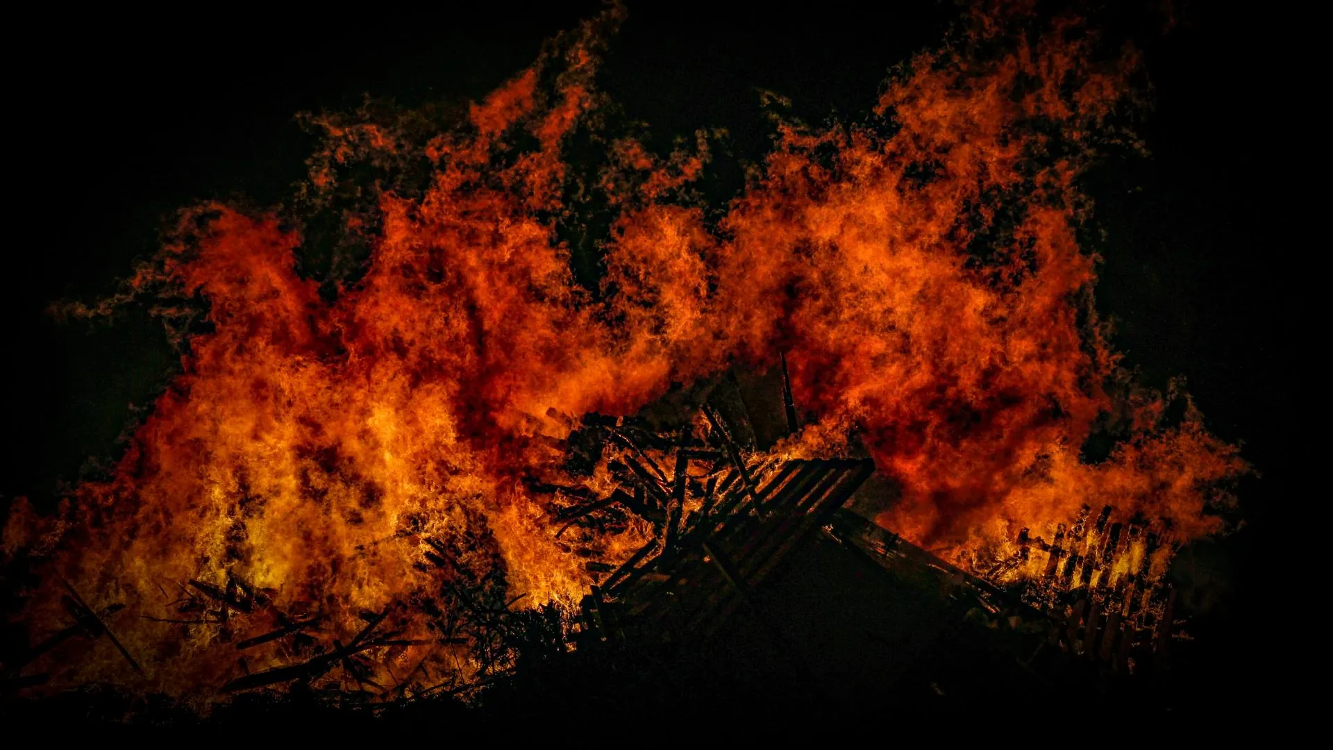 Завод израильской оружейной компании подожгли в Чехии