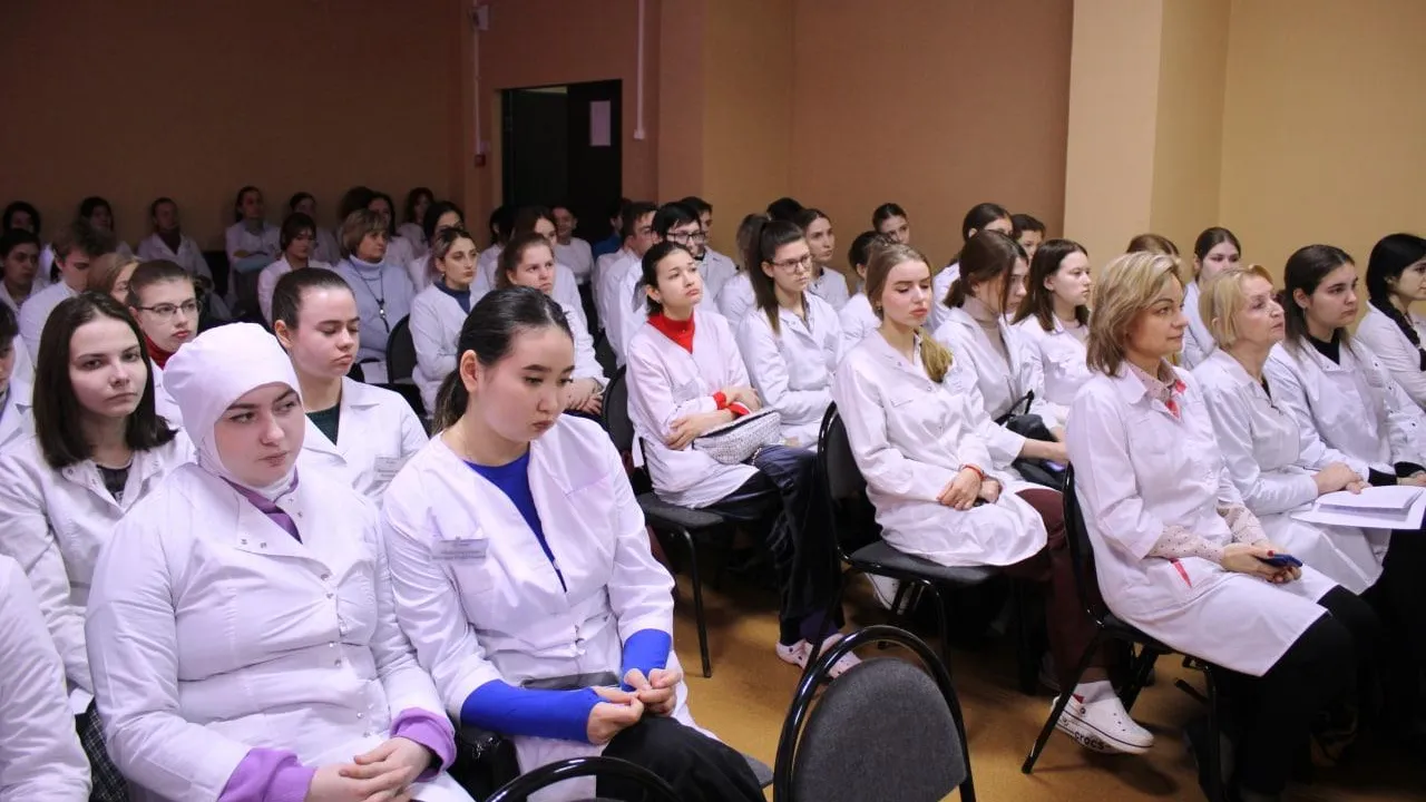 Выпускники медколледжа смогут работать в больнице Мытищ